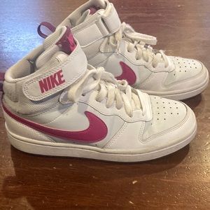 Nike big girls mid top sneaker